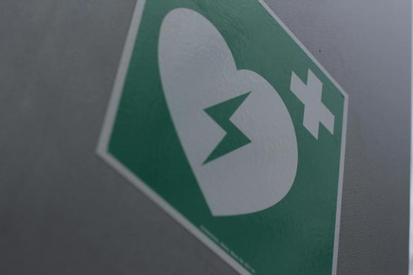 Sign for defibrillator