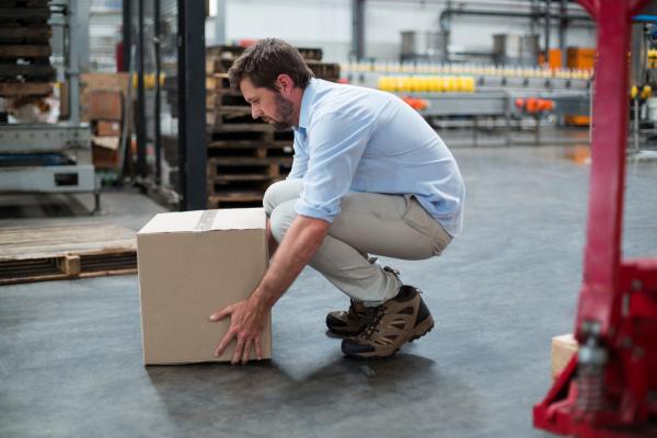 Working lifting box in factory